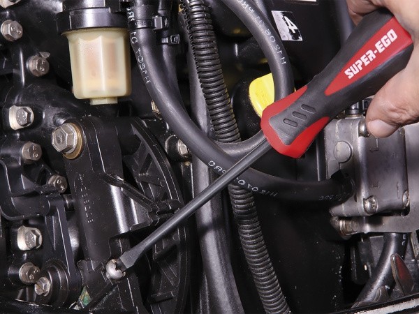 Шлицевая отвертка, применение